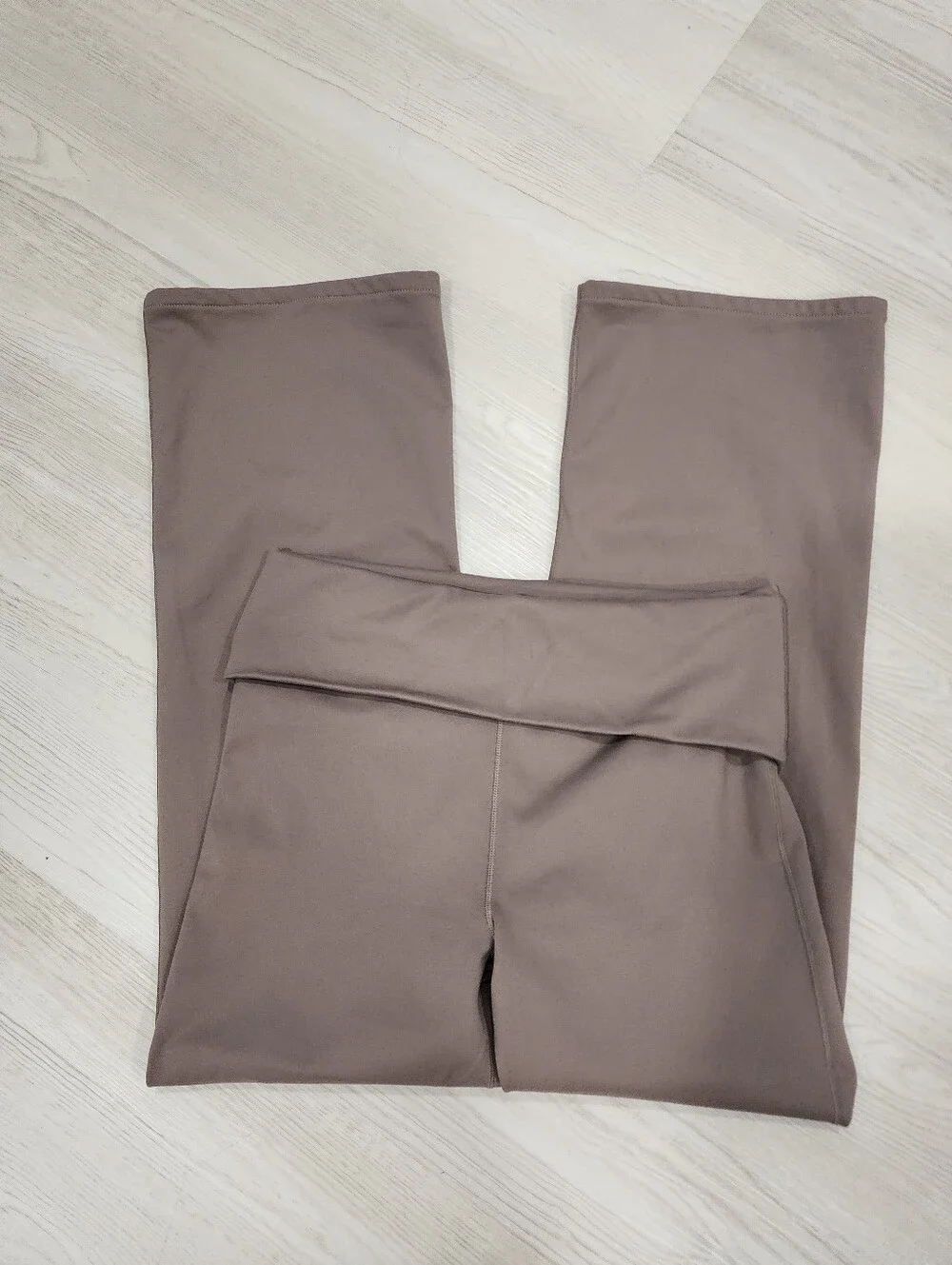 Nike One Dri-FIT High-Waisted Fold-Over Flared Leggings Mink Brown Medium M - Picture 11 of 16
